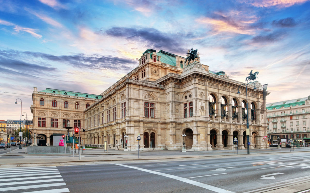 Staatsoper in Wien bei Sonnenaufgang